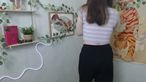 Snapshot of veryveryvery_shy chatting on 04-14-26, 05:46 veryveryvery_shy online show from 04-14-26, 05:46