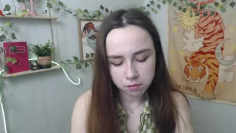 Snapshot of veryveryvery_shy chatting on 04-27-26, 05:27 veryveryvery_shy online show from 04-27-26, 05:27