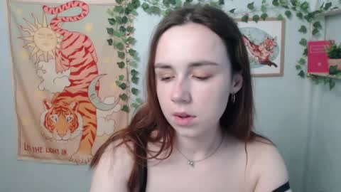 Snapshot of veryveryvery_shy chatting on 05-30-26, 05:37 veryveryvery_shy online show from 05-30-26, 05:37