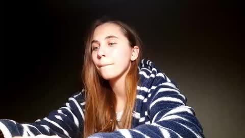 Snapshot of vesperlyn chatting on 12-15-25, 08:13 Dasha online show from 12-15-25, 08:13