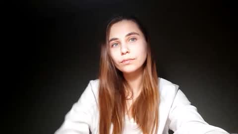 Snapshot of vesperlyn chatting on 12-20-25, 07:32 Dasha online show from 12-20-25, 07:32