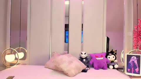 Vesper Velvet  online show from 11-04-25, 08:41