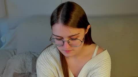 Snapshot of veta_cute chatting on 05-30-26, 12:24 Emma Sofa online show from 05-30-26, 12:24