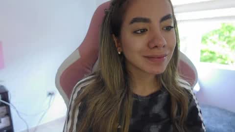 Snapshot of vexira_23 chatting on 04-04-26, 02:14 Sofa online show from 04-04-26, 02:14