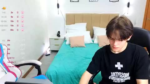 vibetwinkle online show from 05-10-26, 09:14
