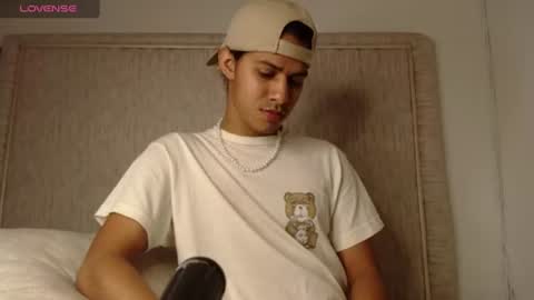 VICTOR online show from 06-15-26, 04:31