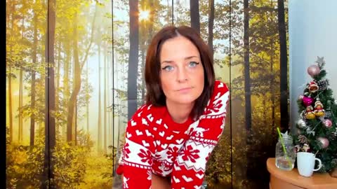 ViciousQueenu can call me Laura online show from 12-15-25, 06:56