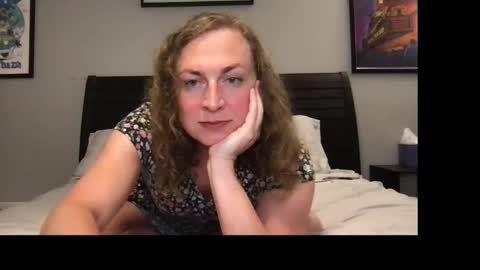 Vicki Stockings online show from 10-17-25, 01:31