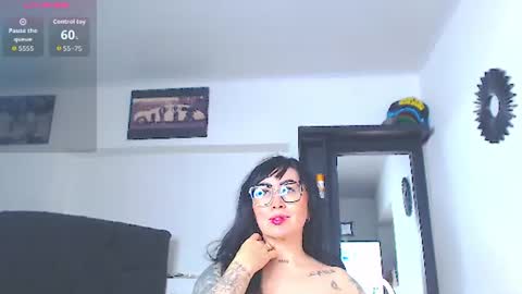 Snapshot of vicky_hotmilf chatting on 06-14-26, 11:51 Vicky online show from 06-14-26, 11:51
