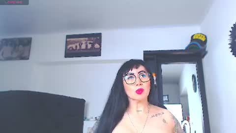 Snapshot of vicky_hotmilf chatting on 07-03-26, 11:05 Vicky online show from 07-03-26, 11:05