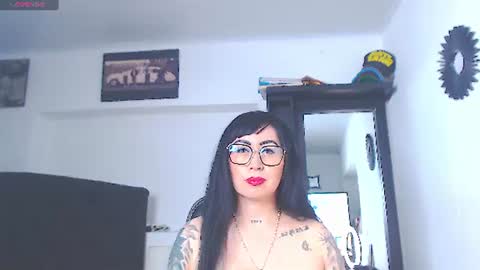 Snapshot of vicky_hotmilf chatting on 07-06-26, 11:07 Vicky online show from 07-06-26, 11:07