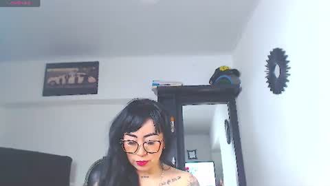 Snapshot of vicky_hotmilf chatting on 07-08-26, 11:15 Vicky online show from 07-08-26, 11:15