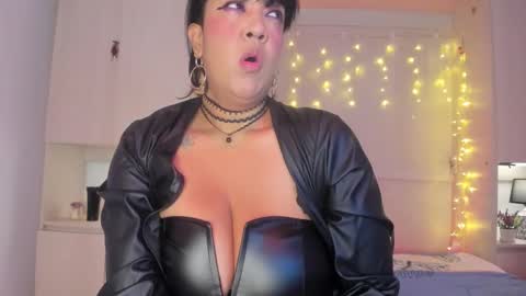 V I C K Y online show from 01-14-26, 12:44