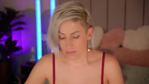 vickysecret96 online show from 02-08-26, 06:55