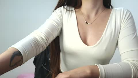 Victoria  online show from 04-12-26, 04:50