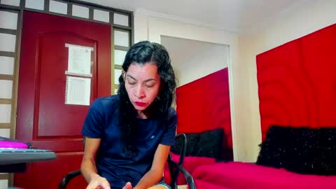 Snapshot of victoria__grey_ chatting on 05-26-26, 08:16 Victoria grey online show from 05-26-26, 08:16