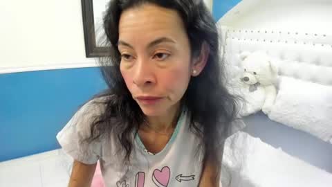 Victoria  grey  online show from 07-27-26, 07:15