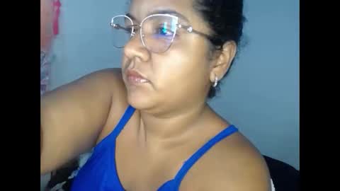 Snapshot of victoria_big1 chatting on 05-12-26, 12:13 lut83 online show from 05-12-26, 12:13
