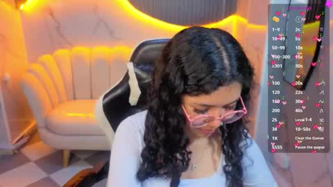 victoria_castillo_b online show from 02-25-26, 07:45