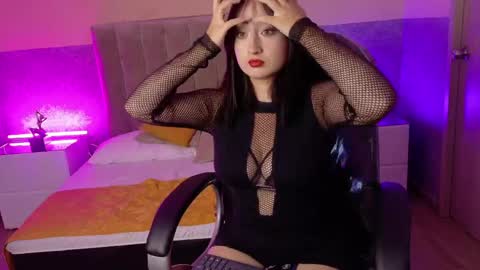 Victoria  online show from 04-30-26, 12:22