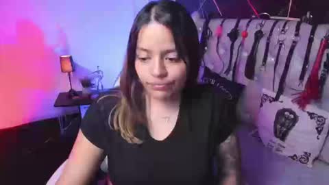 victoria_floyd1 online show from 03-25-26, 08:48