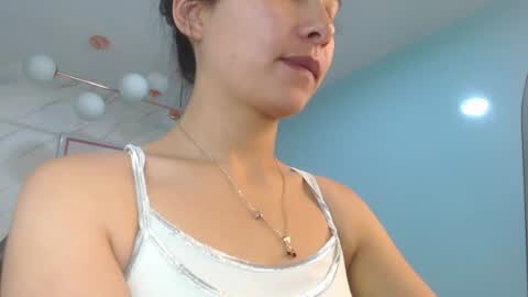 Snapshot of victoria_hernandez_t chatting on 06-29-26, 01:00 Victoria online show from 06-29-26, 01:00
