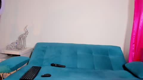 Victoria  online show from 11-17-25, 05:08