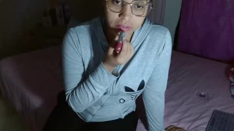 VICKY online show from 05-16-26, 12:07