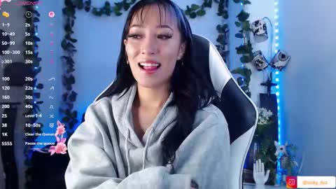 Snapshot of victoria_ricci_a chatting on 11-25-25, 07:03 Victoria online show from 11-25-25, 07:03