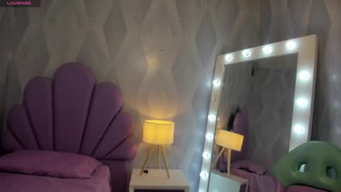 Snapshot of victoria_rico chatting on 04-05-26, 11:02 Victoria online show from 04-05-26, 11:02