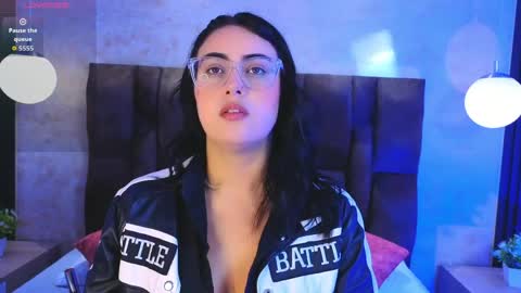 Victoria Andrade online show from 04-15-26, 12:23