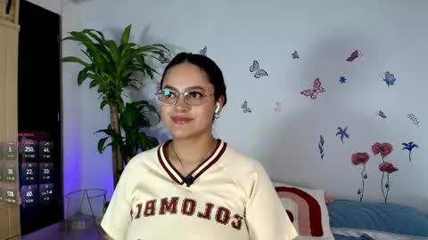 Snapshot of victoriablack_ chatting on 05-17-26, 10:00 Victoria online show from 05-17-26, 10:00