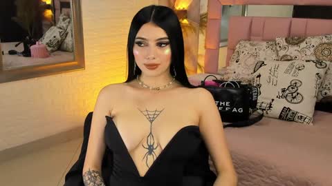 Snapshot of victoriagolden chatting on 01-24-25, 07:39 VICTORIA online show from 01-24-25, 07:39