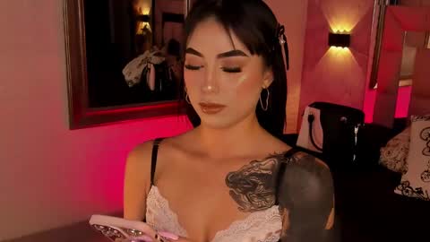 Snapshot of victoriagolden chatting on 02-11-25, 07:48 VICTORIA online show from 02-11-25, 07:48