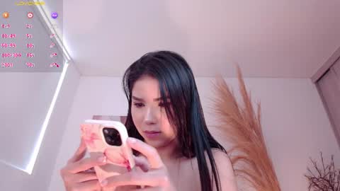 Snapshot of victorialeia chatting on 06-13-26, 09:46 Victoria online show from 06-13-26, 09:46