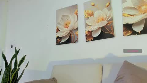 Snapshot of viiolet_collins chatting on 04-01-26, 01:41 VIOLET online show from 04-01-26, 01:41