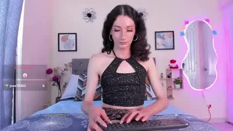 Violet online show from 11-14-25, 08:18