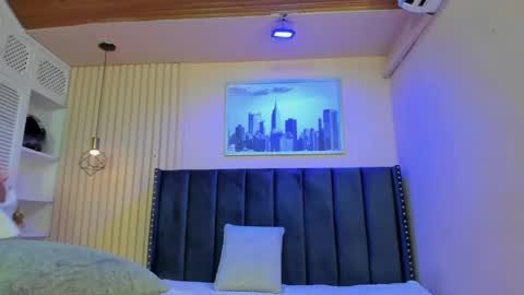 Viiolett online show from 04-04-26, 09:23