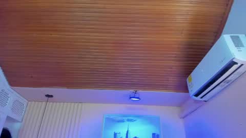 Viiolett online show from 04-14-26, 07:42