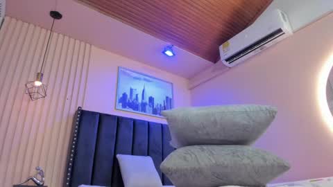 Viiolett online show from 04-16-26, 08:20