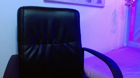 Snapshot of viiolleta chatting on 05-16-26, 12:37 viioleta online show from 05-16-26, 12:37