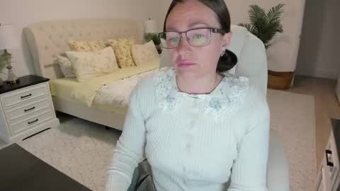 Ukrainian-woman online show from 05-14-26, 11:06
