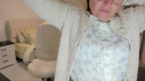 Ukrainian-woman online show from 05-30-26, 11:29