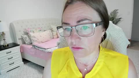 Snapshot of vika7333 chatting on 06-17-26, 10:39 Ukrainian-woman online show from 06-17-26, 10:39