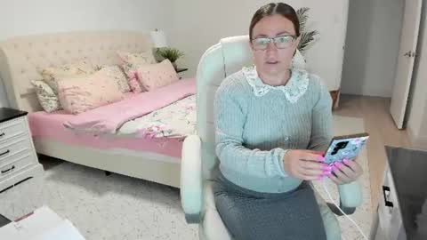 Snapshot of vika7333 chatting on 07-07-26, 11:47 Ukrainian-woman online show from 07-07-26, 11:47