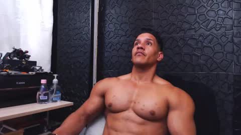 Viktor Herrera online show from 09-08-25, 04:50