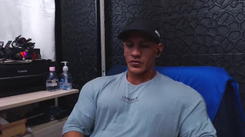 Viktor Herrera online show from 09-20-25, 04:52