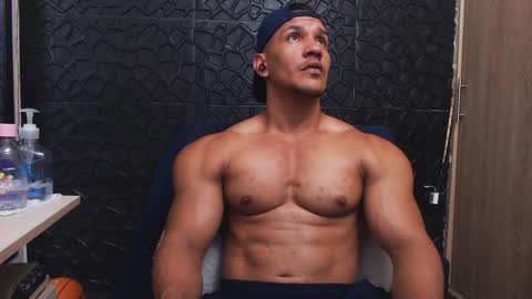 Viktor Herrera online show from 10-27-25, 04:00