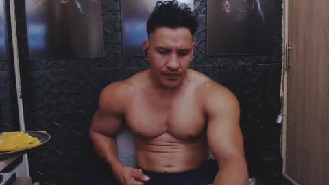 Viktor Herrera online show from 05-17-26, 02:13