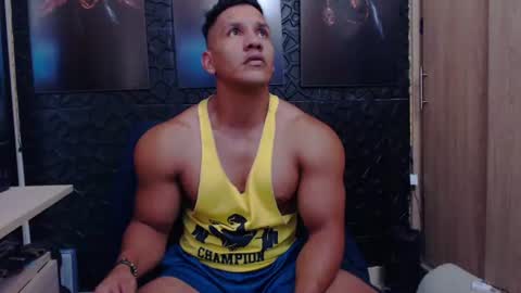Snapshot of viktorherrera chatting on 06-25-26, 07:07 Viktor Herrera online show from 06-25-26, 07:07